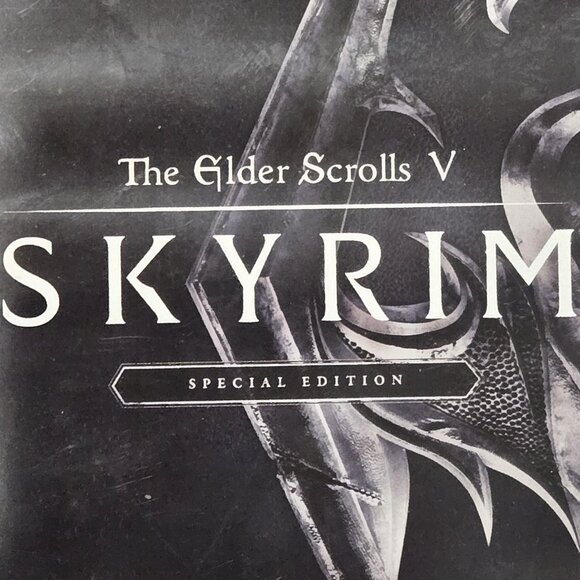 THE ELDER SCROLLS V: SKYRIM Special Edition Game 2016 PS4 Complete - Picture 2 of 6